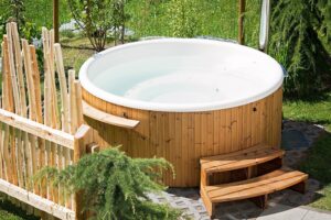 What does it cost to run a hot tub